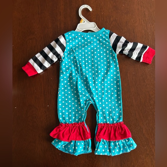 Stockyard Style Ruffled Outfit - Picture 2 of 2